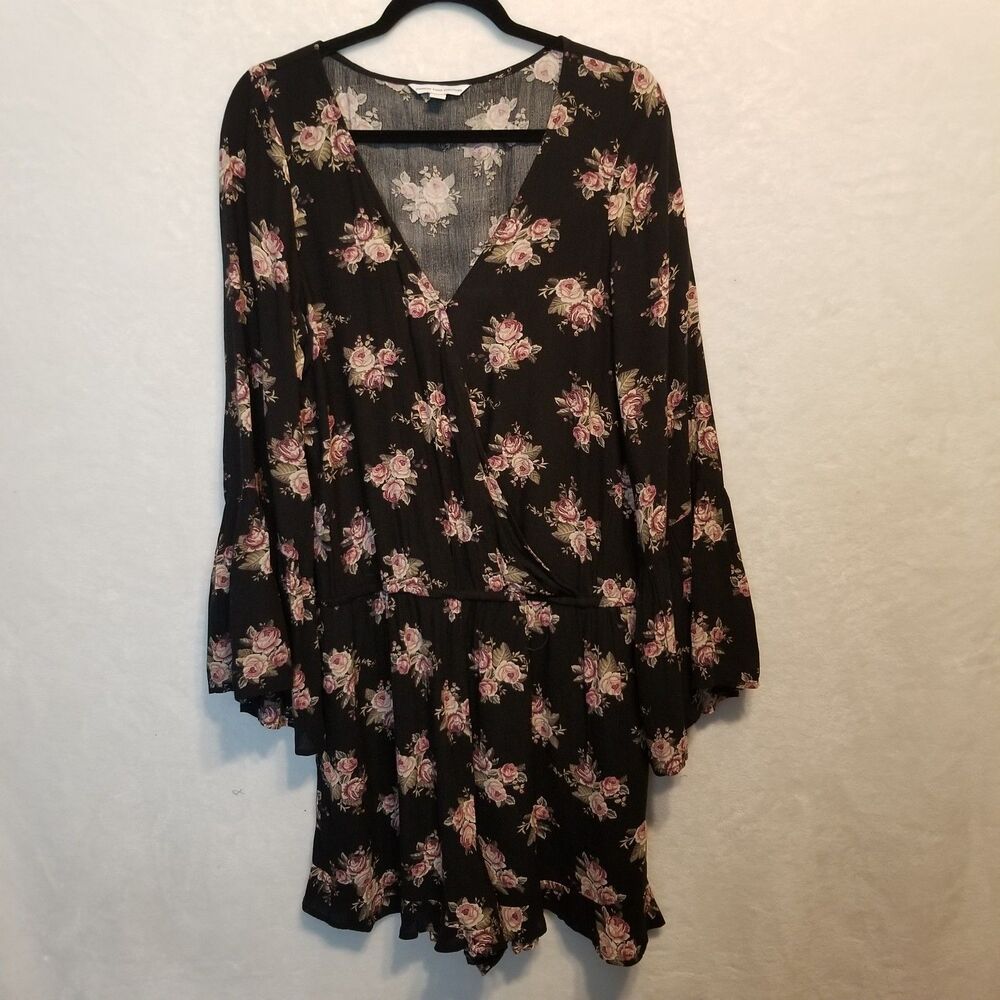 American Eagle L Romper Black Floral Bell Sleeve Dark Cottagecore Boho Beach